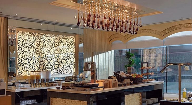 Damac Maison Canal Views Dubaj Exteriér fotografie The buffet at the hotel